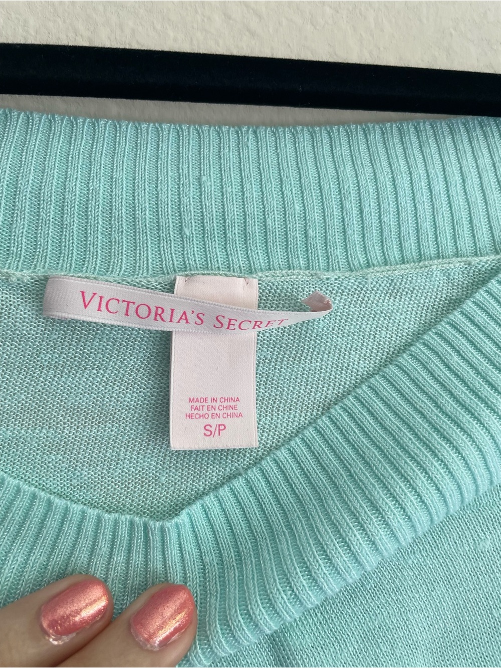 Victoria’s Secret Off the Shoulder Long Sleeve Top - Size Small - Picture 4 of 5